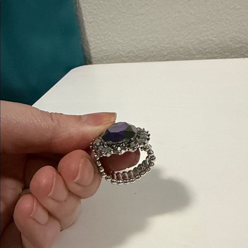 Paparazzi Iridescent Teal Oval Halo Ring - Picture 7 of 7